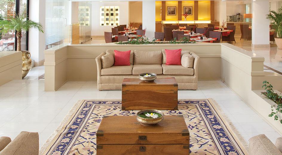 Trident Chennai Hotel Exterior photo The lobby