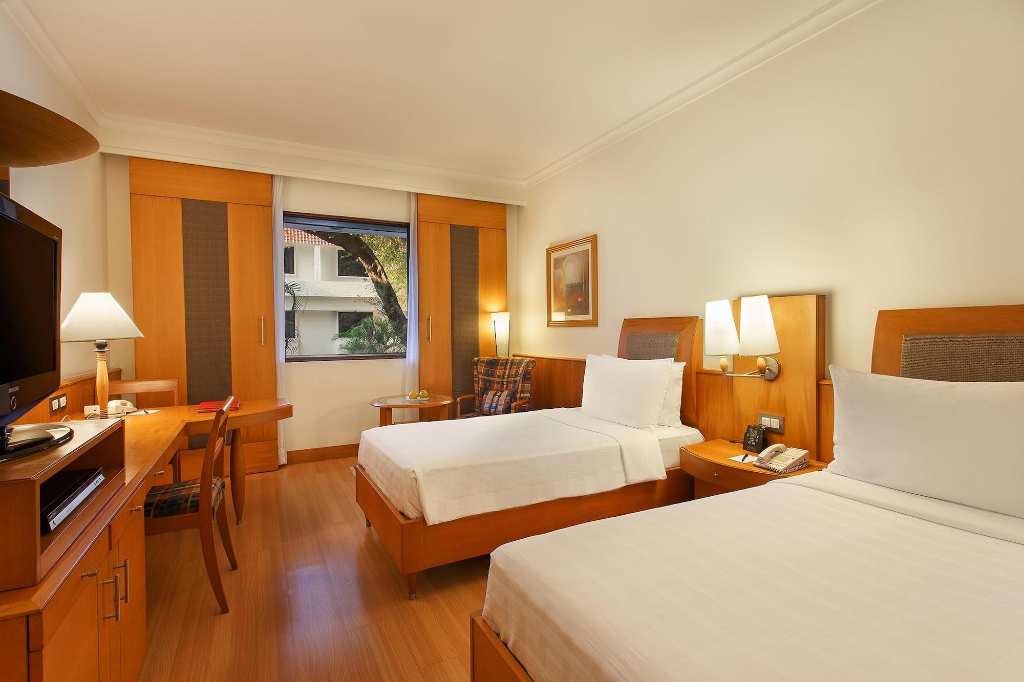 Trident Chennai Hotel Exterior photo A room at the Taj Bengal