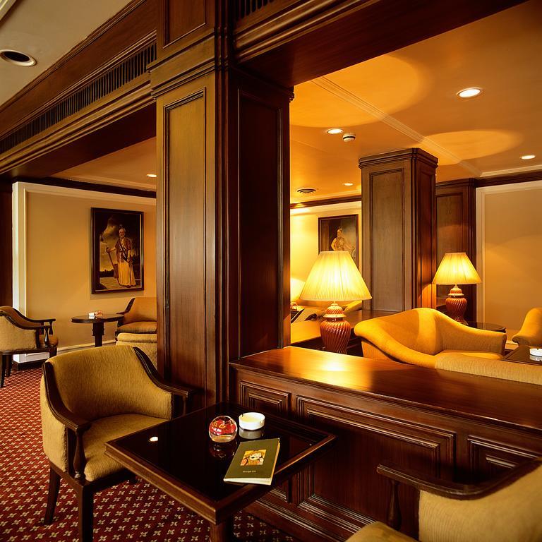 Trident Chennai Hotel Exterior photo The lounge at the airport